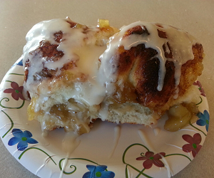 Cinnamon Apple Pull-Apart Bread